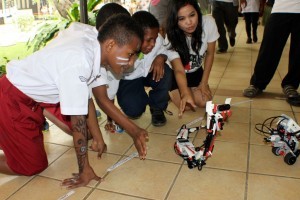 robotik-pameran pendidikan-anak bangsa mencintai dan memiliki daerahnya-sai-sekolah anak indonesia-2