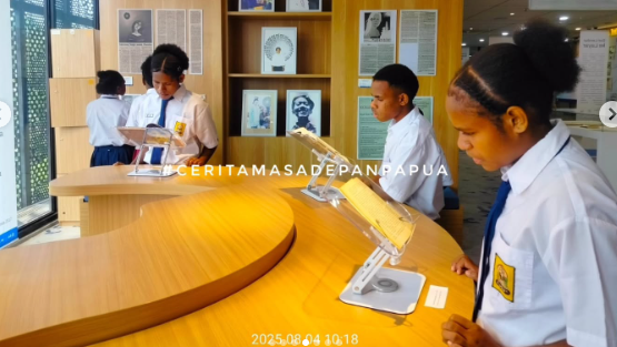 Berbagi Cerita dengan Bapak Seno Gumira Ajidarma